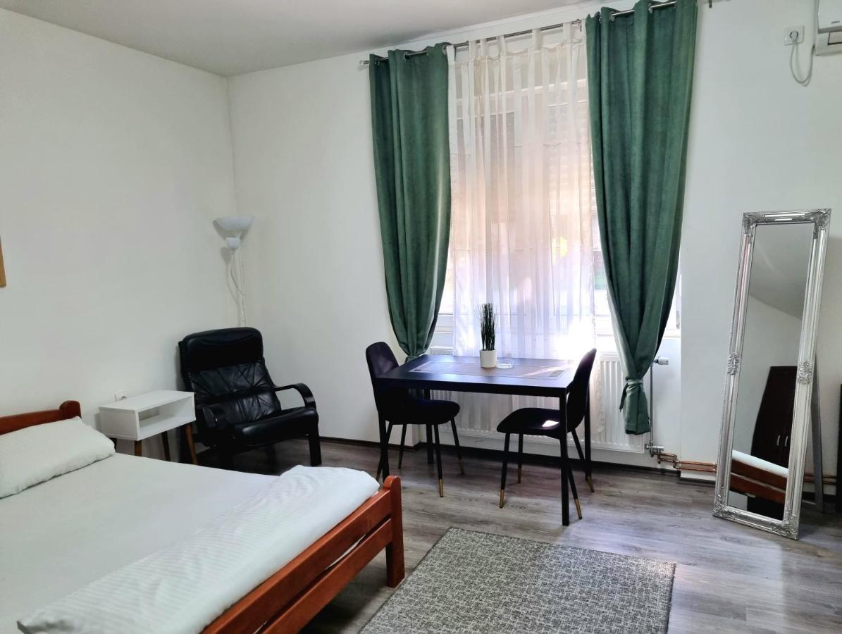 Rooms Villa Luigi Pančevo Eksteriør billede